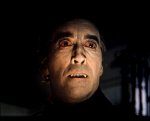 christopher-lee-caracterizado-como-dracula-1434023281107[1].jpg