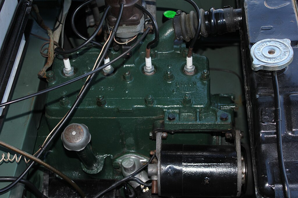 1024px-Morris_Minor_flathead_engine.jpg