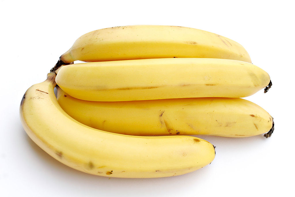1024px-Bananas_white_background.jpg
